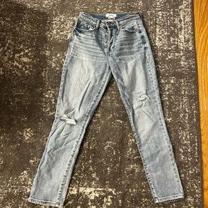 Selling a pair of lightly worn Pistola jeans I have too many jeans in my closet